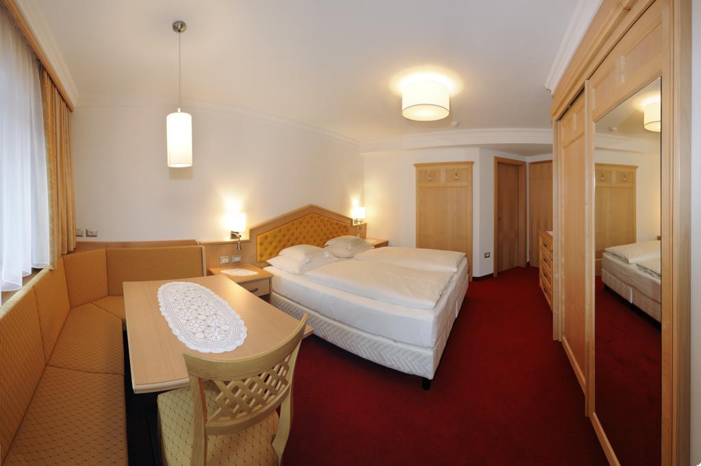 Hotel Ingram Сельва-ді-Валь-Гардена Номер фото